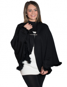 Mantella nera con bordi di...