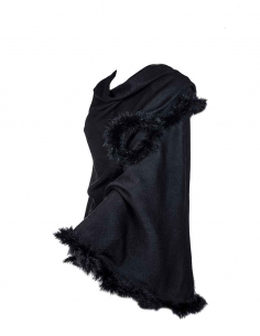 Mantella nera con bordi di... 2
