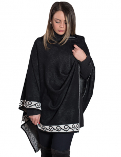 Poncho nero con bordi... 2